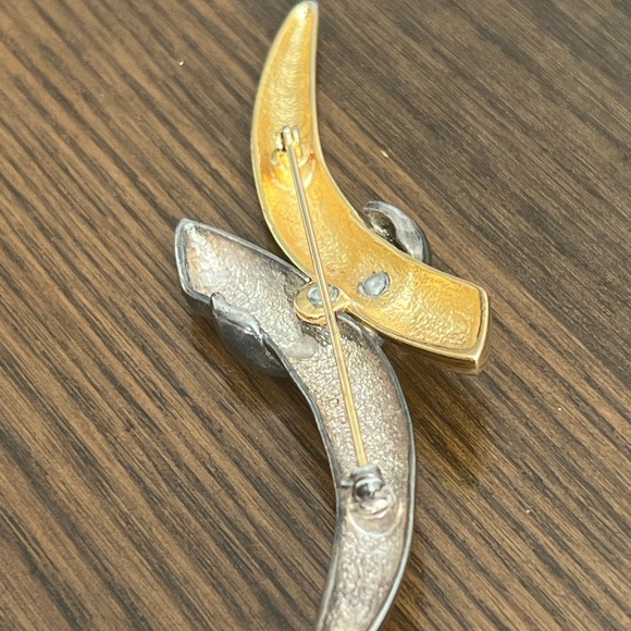 ONE PRE-OWNED VIKINGS HORNS BROOCH/PIN CTM4 - Picture 2 of 2